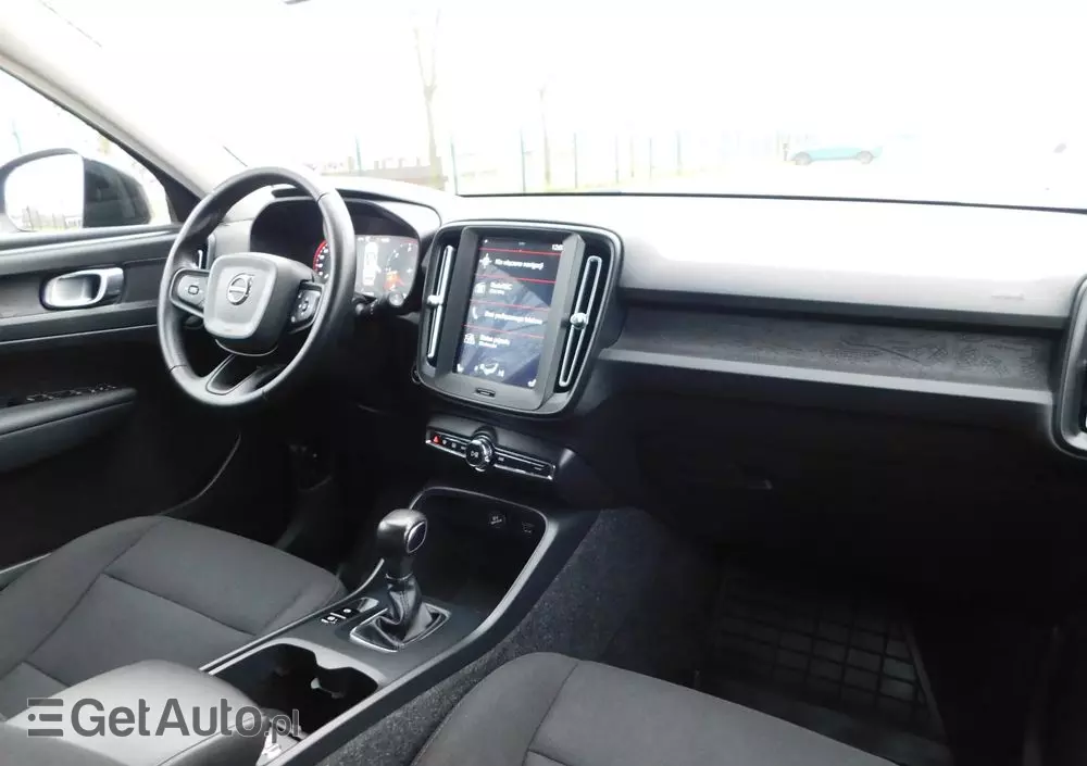 VOLVO XC 40 D3 Momentum