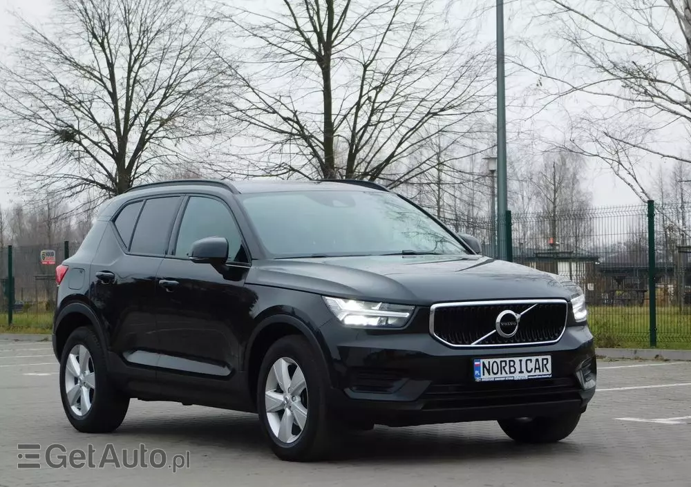 VOLVO XC 40 D3 Momentum