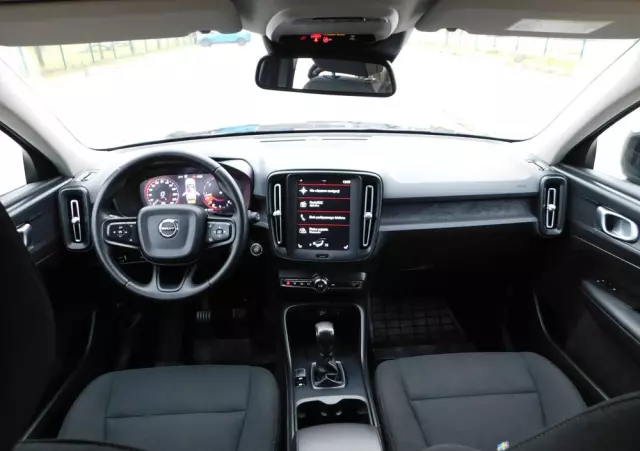 VOLVO XC 40 D3 Momentum