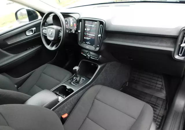 VOLVO XC 40 D3 Momentum
