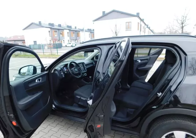 VOLVO XC 40 D3 Momentum