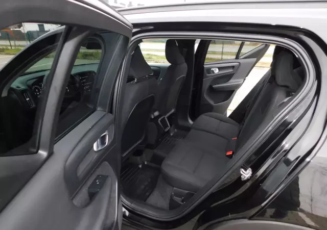 VOLVO XC 40 D3 Momentum