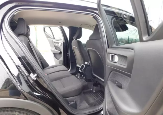 VOLVO XC 40 D3 Momentum