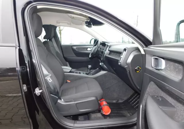 VOLVO XC 40 D3 Momentum