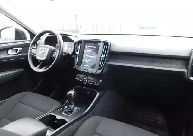 VOLVO XC 40 D3 Momentum