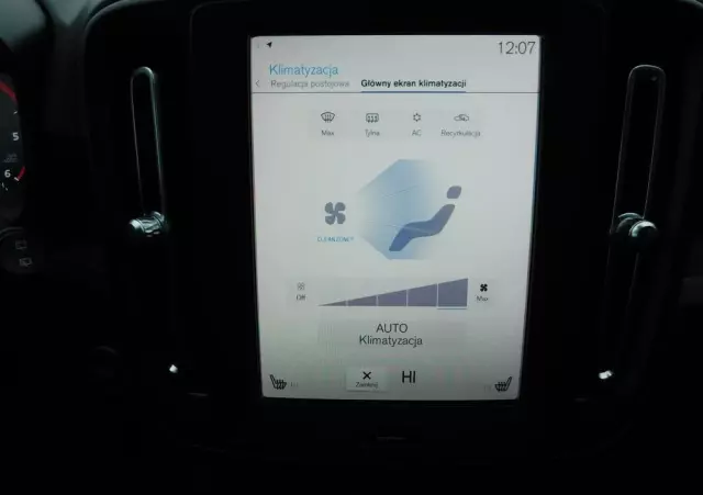 VOLVO XC 40 D3 Momentum