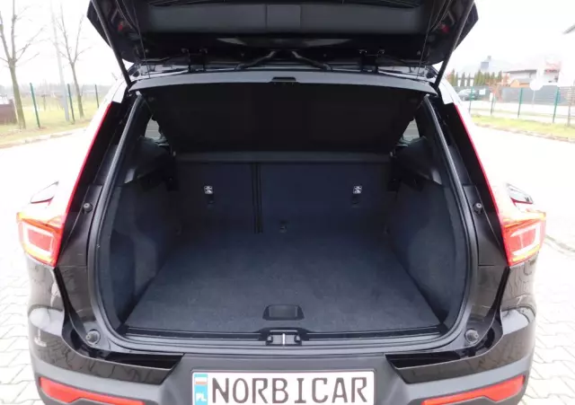 VOLVO XC 40 D3 Momentum