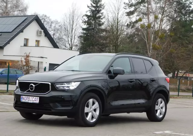 VOLVO XC 40 D3 Momentum
