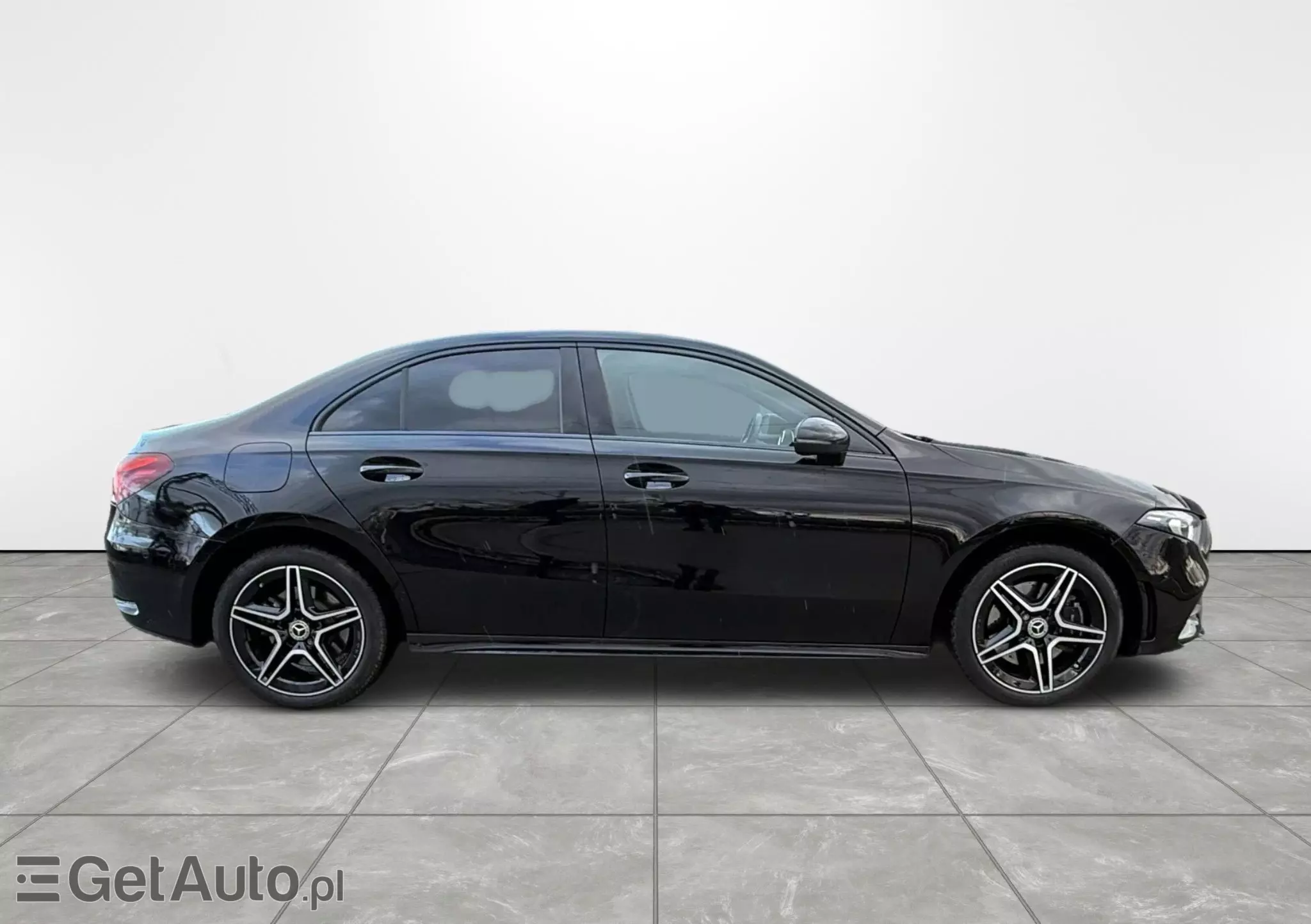 MERCEDES-BENZ Klasa A 250 e 8G-DCT AMG Line