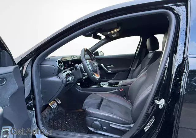 MERCEDES-BENZ Klasa A 250 e 8G-DCT AMG Line