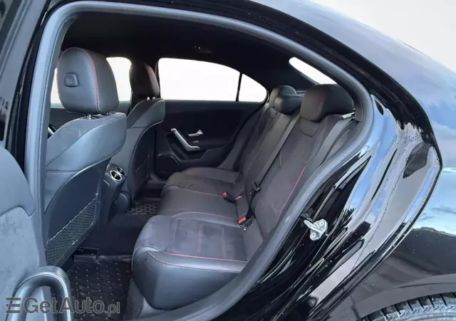 MERCEDES-BENZ Klasa A 250 e 8G-DCT AMG Line