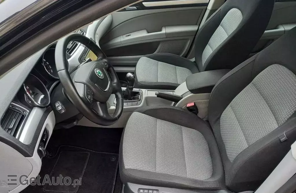 SKODA Superb 