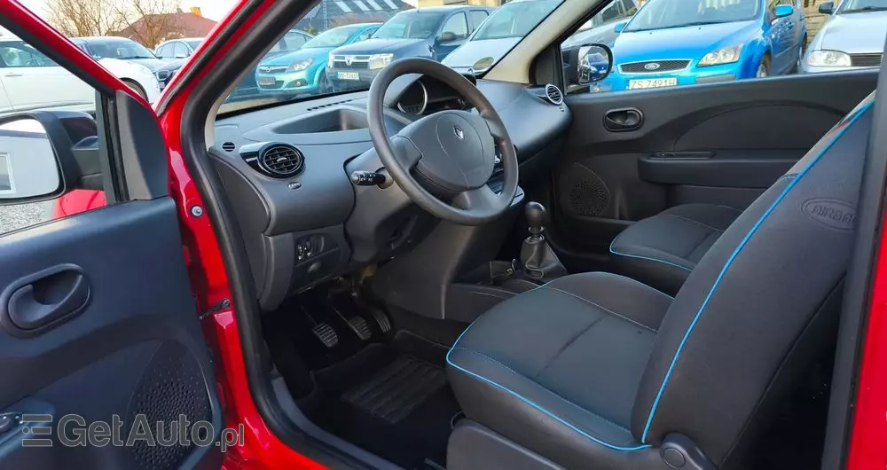 RENAULT Twingo 