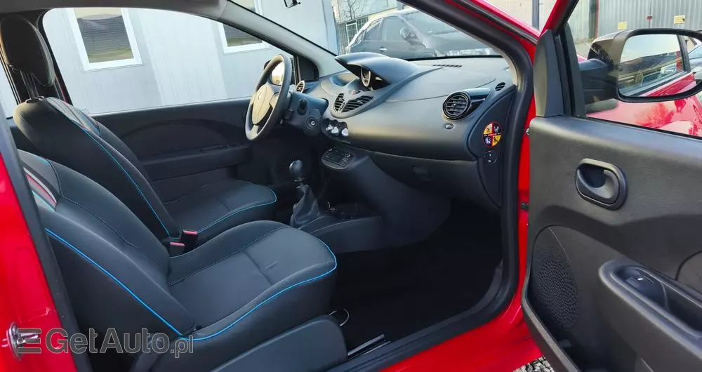 RENAULT Twingo 