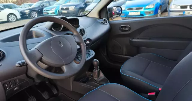 RENAULT Twingo 