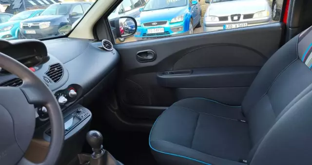RENAULT Twingo 