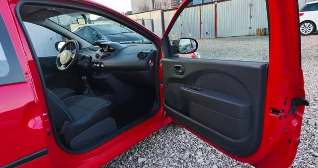 RENAULT Twingo 