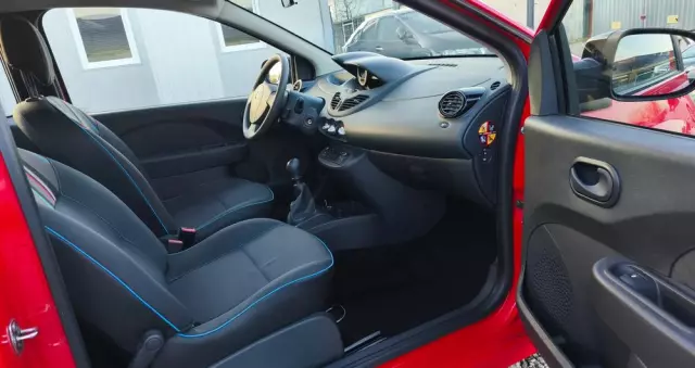 RENAULT Twingo 