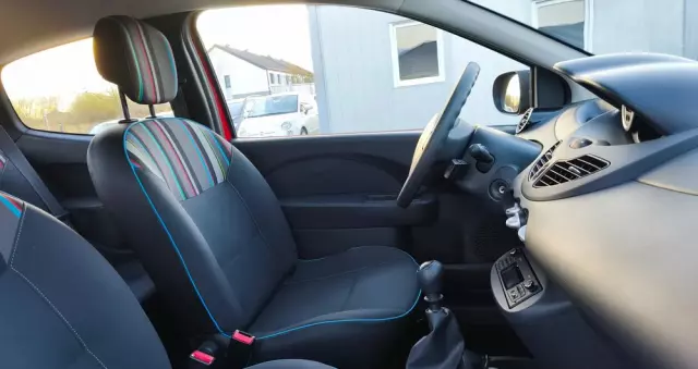 RENAULT Twingo 