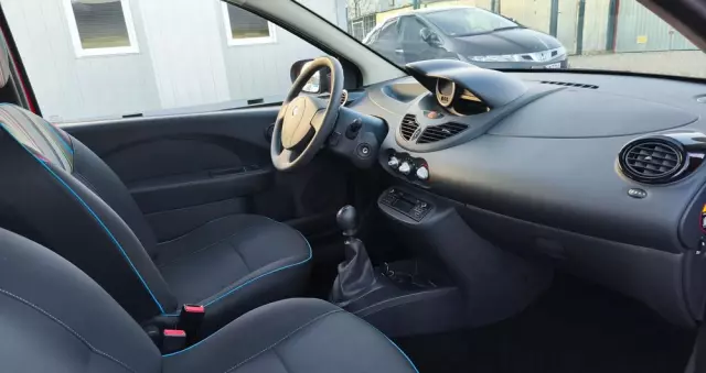RENAULT Twingo 