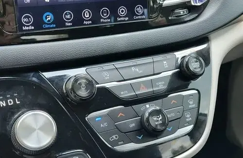 CHRYSLER Pacifica 