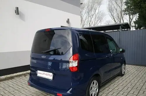 FORD Tourneo Courier 