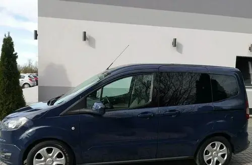 FORD Tourneo Courier 
