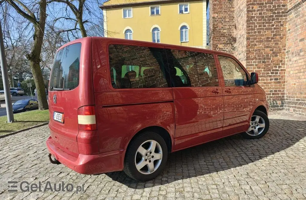 VOLKSWAGEN Multivan 