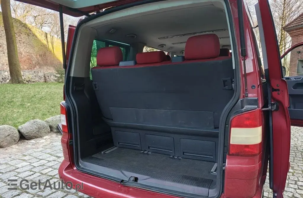VOLKSWAGEN Multivan 