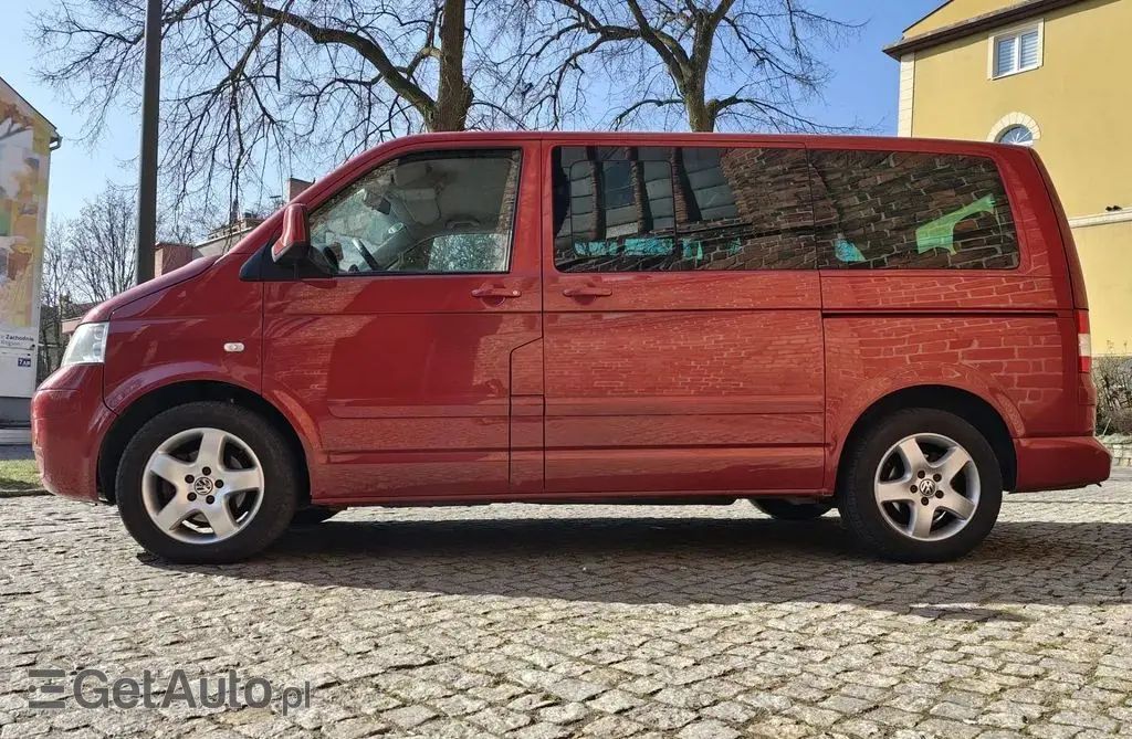 VOLKSWAGEN Multivan 