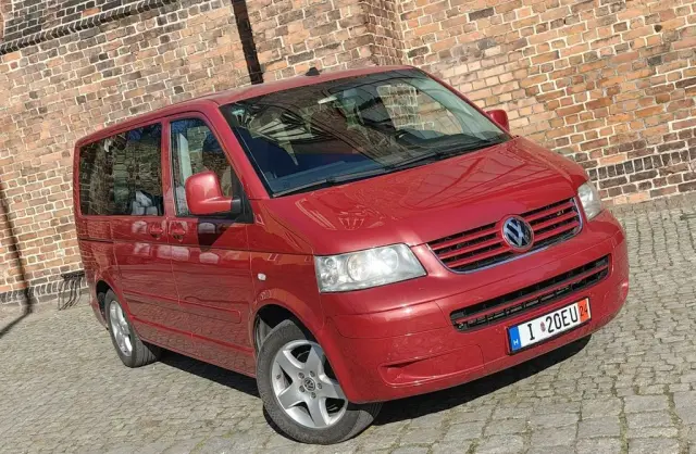 VOLKSWAGEN Multivan 