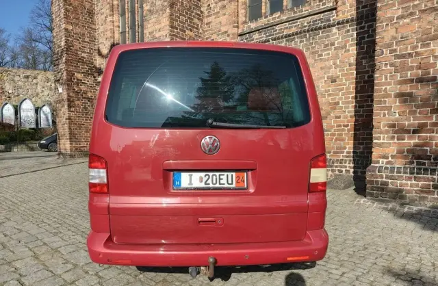VOLKSWAGEN Multivan 