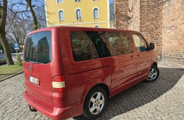 VOLKSWAGEN Multivan 