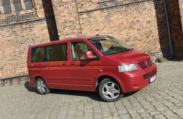 VOLKSWAGEN Multivan 