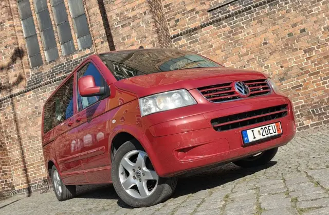 VOLKSWAGEN Multivan 