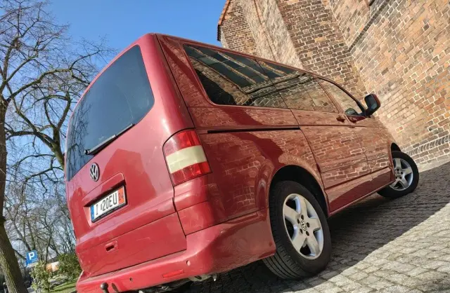 VOLKSWAGEN Multivan 