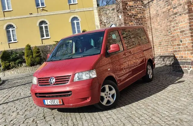 VOLKSWAGEN Multivan 