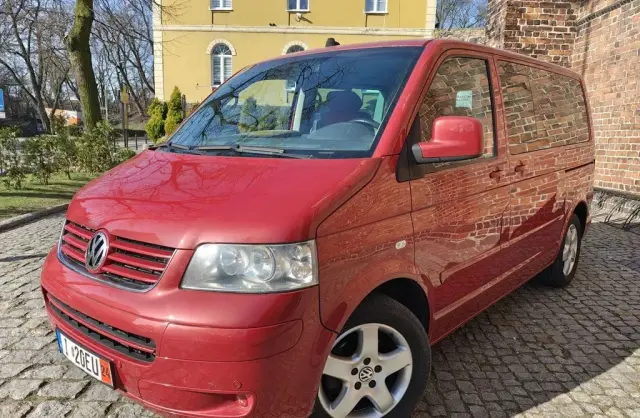 VOLKSWAGEN Multivan 