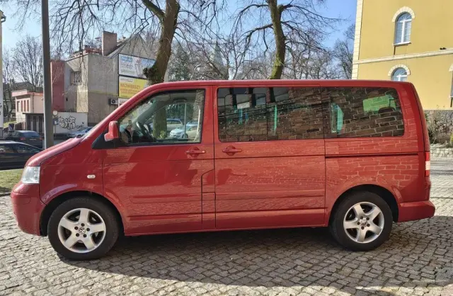 VOLKSWAGEN Multivan 