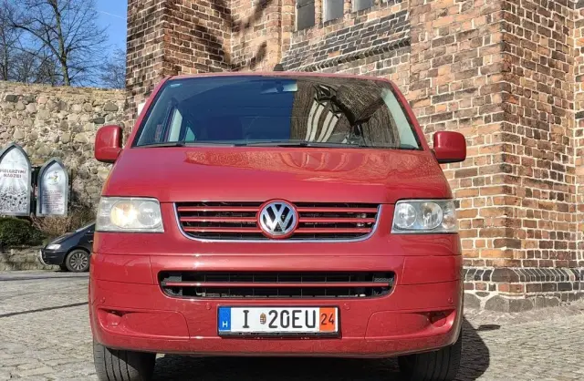 VOLKSWAGEN Multivan 