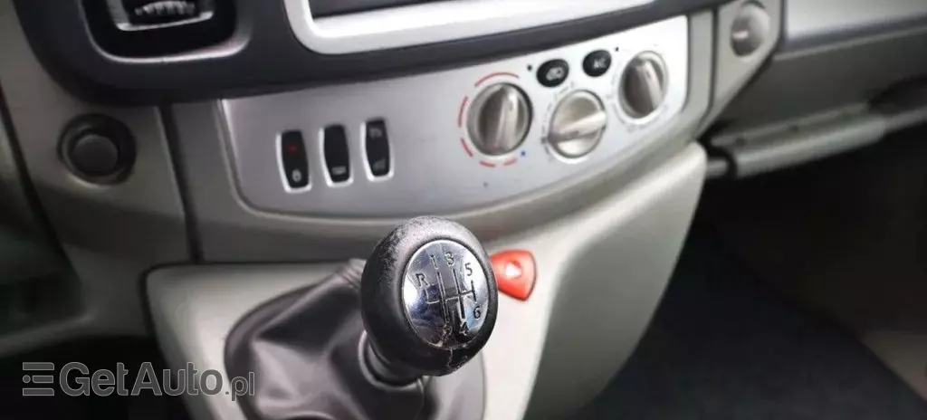 RENAULT Trafic 