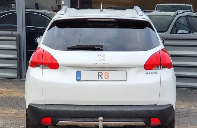 PEUGEOT 2008 
