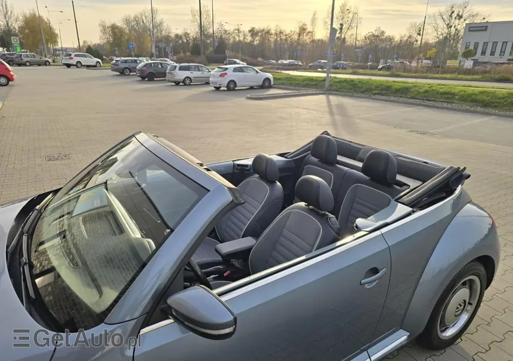 VOLKSWAGEN New Beetle 