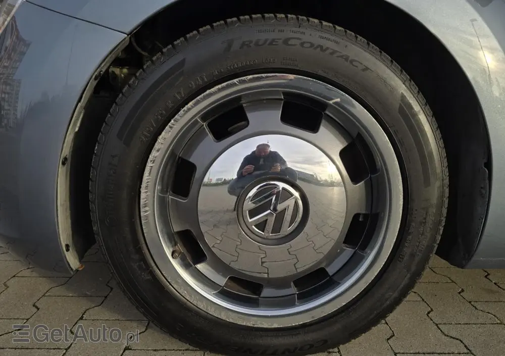 VOLKSWAGEN New Beetle 