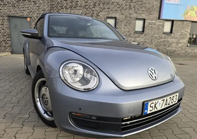 VOLKSWAGEN New Beetle 