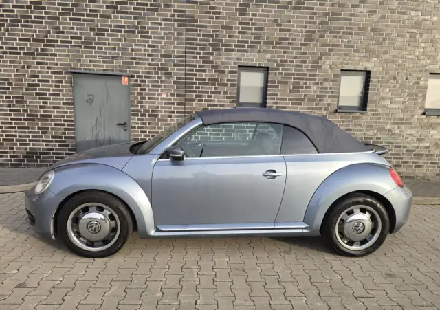 VOLKSWAGEN New Beetle 