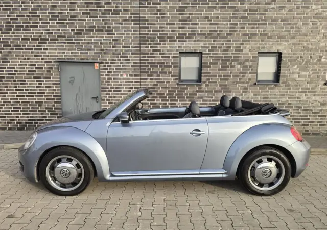 VOLKSWAGEN New Beetle 