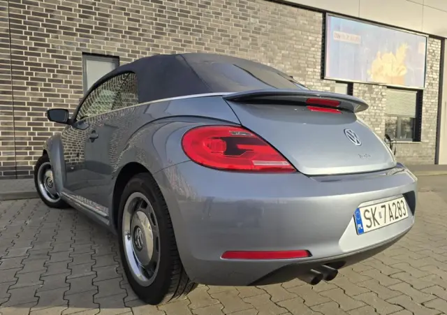 VOLKSWAGEN New Beetle 