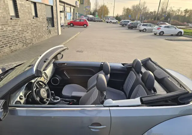 VOLKSWAGEN New Beetle 