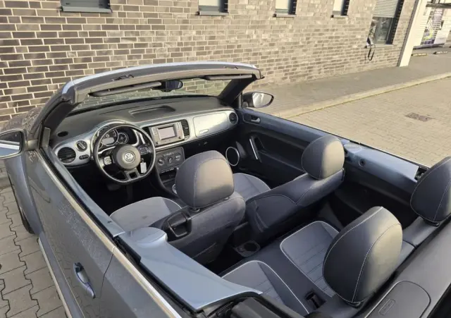 VOLKSWAGEN New Beetle 